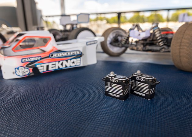 RM Servos.JPG